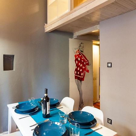 Lilly Apartment Main Train Station Old Town By The Castle Suites Krakow Dış mekan fotoğraf
