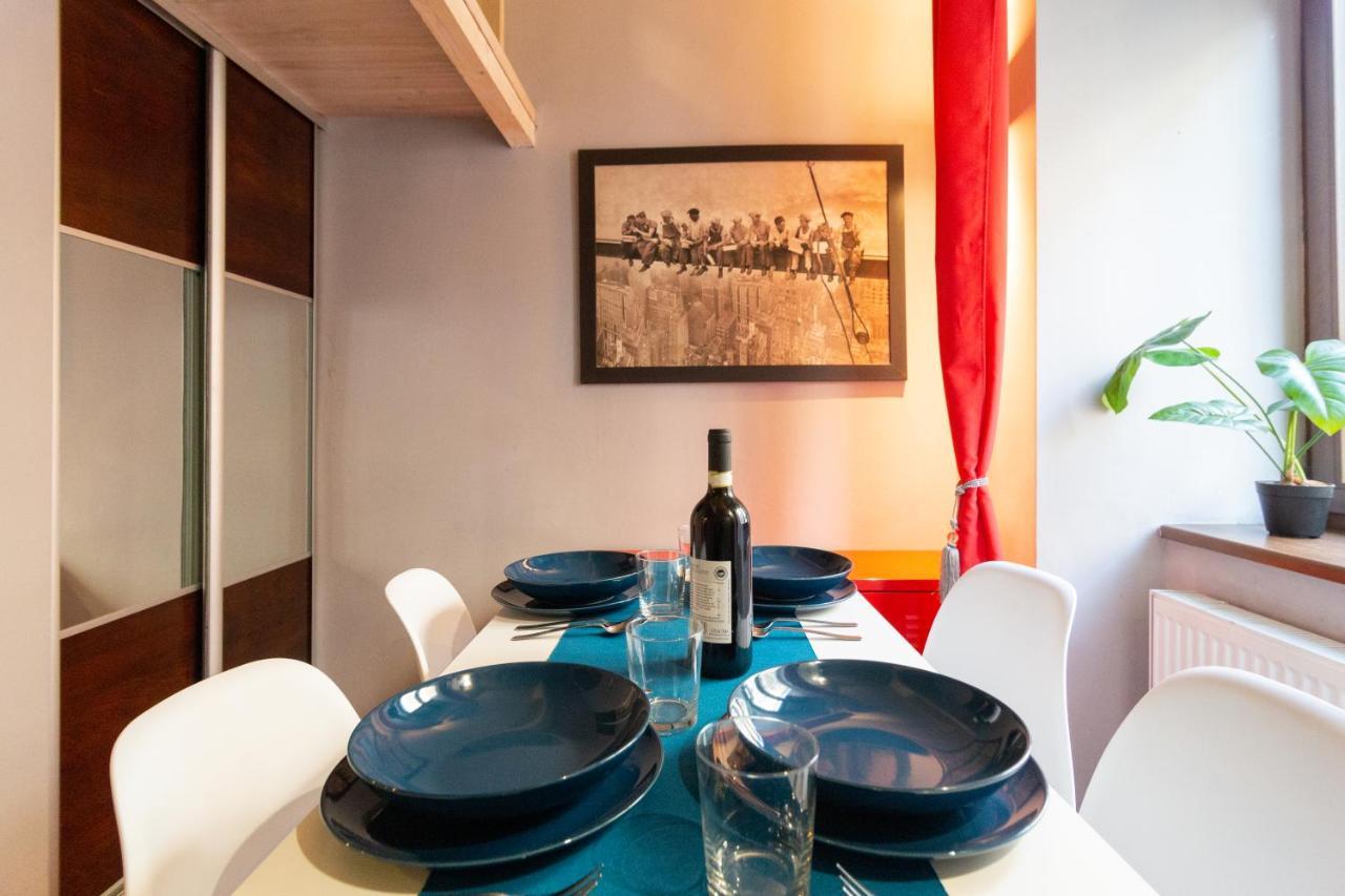 Lilly Apartment Main Train Station Old Town By The Castle Suites Krakow Dış mekan fotoğraf