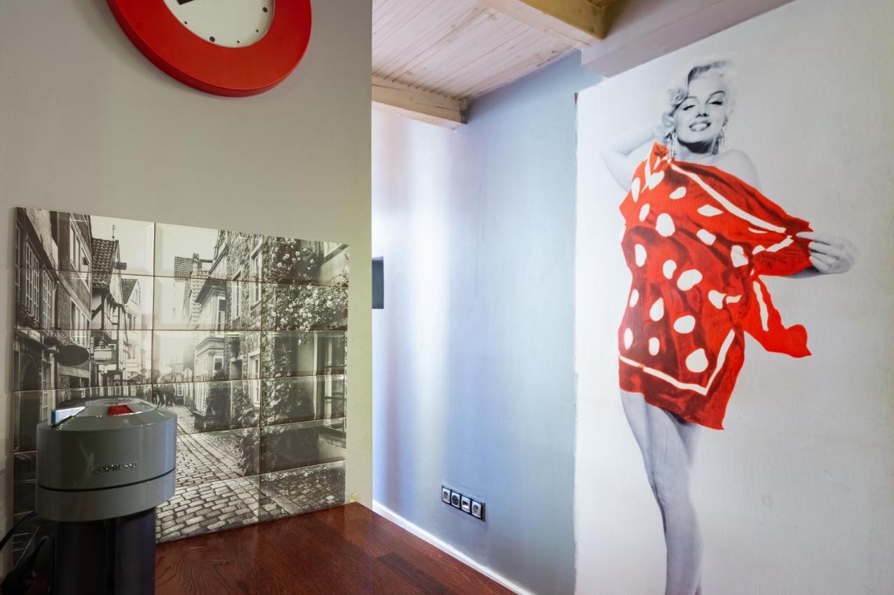 Lilly Apartment Main Train Station Old Town By The Castle Suites Krakow Dış mekan fotoğraf