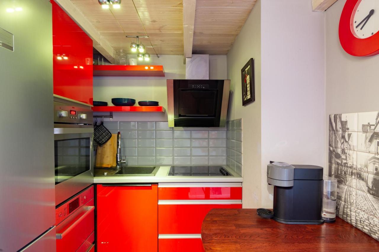 Lilly Apartment Main Train Station Old Town By The Castle Suites Krakow Dış mekan fotoğraf