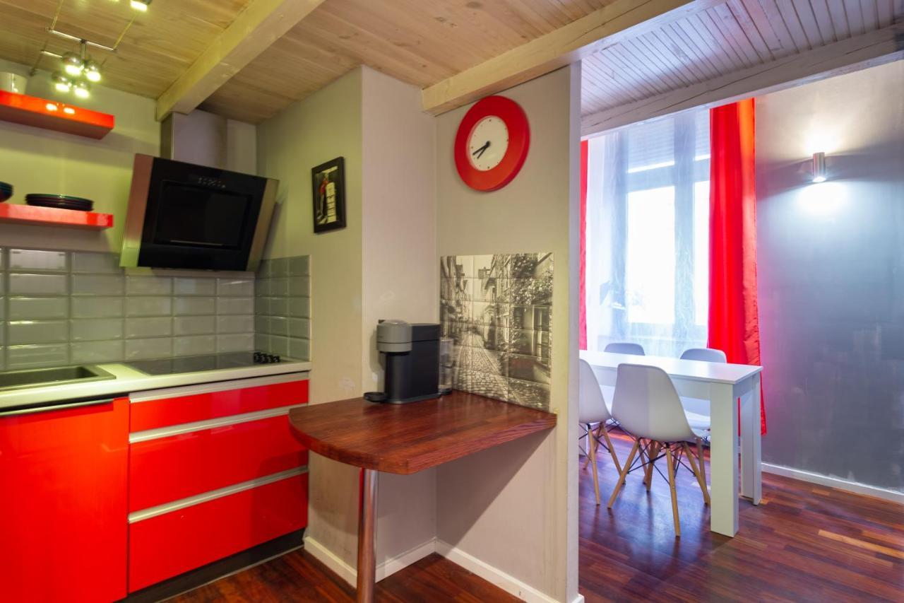 Lilly Apartment Main Train Station Old Town By The Castle Suites Krakow Dış mekan fotoğraf