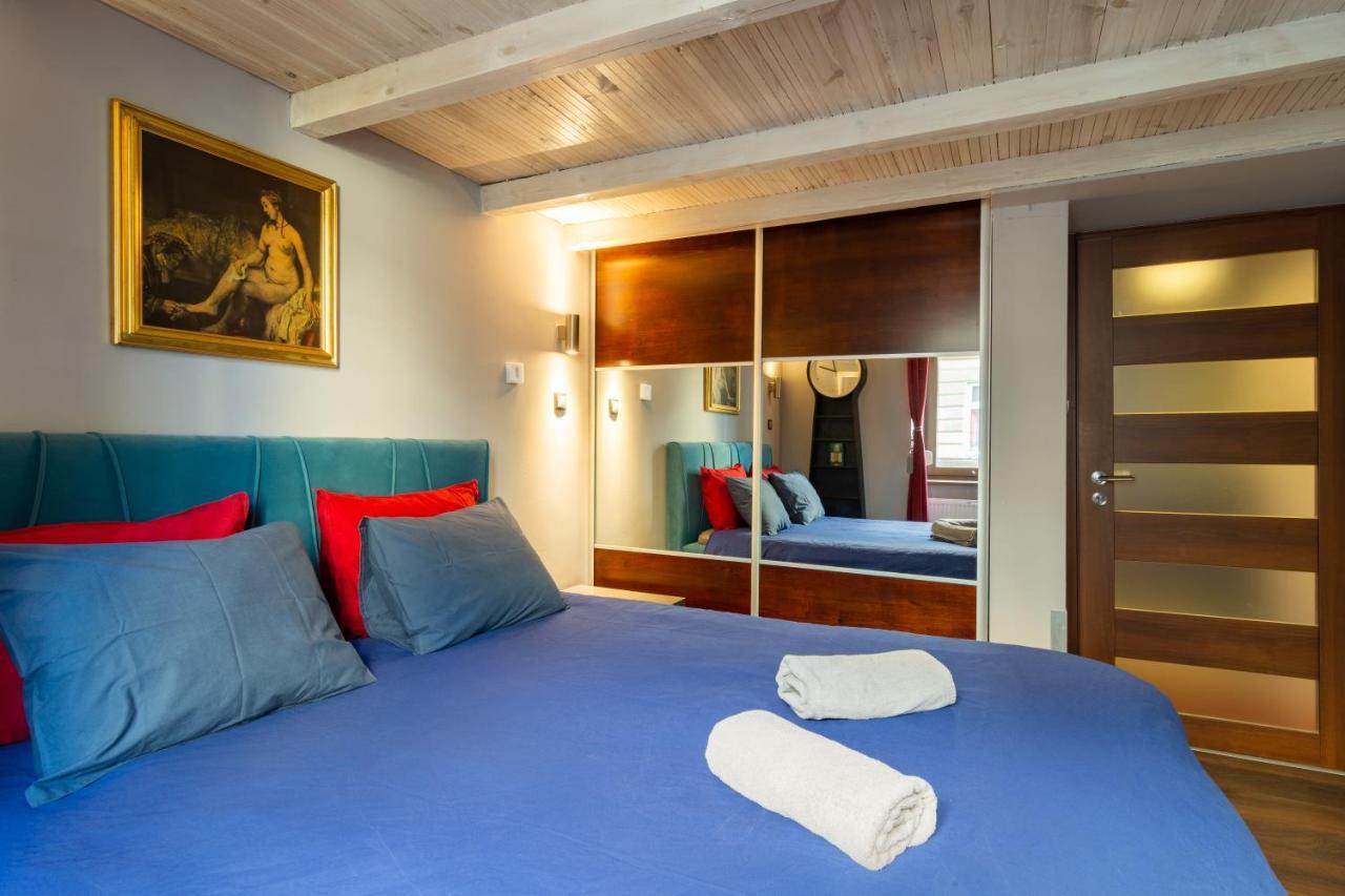Lilly Apartment Main Train Station Old Town By The Castle Suites Krakow Dış mekan fotoğraf